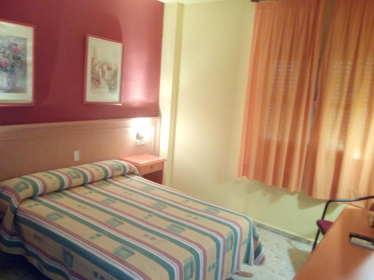Hostal Carlos III エル・エヒド エクステリア 写真