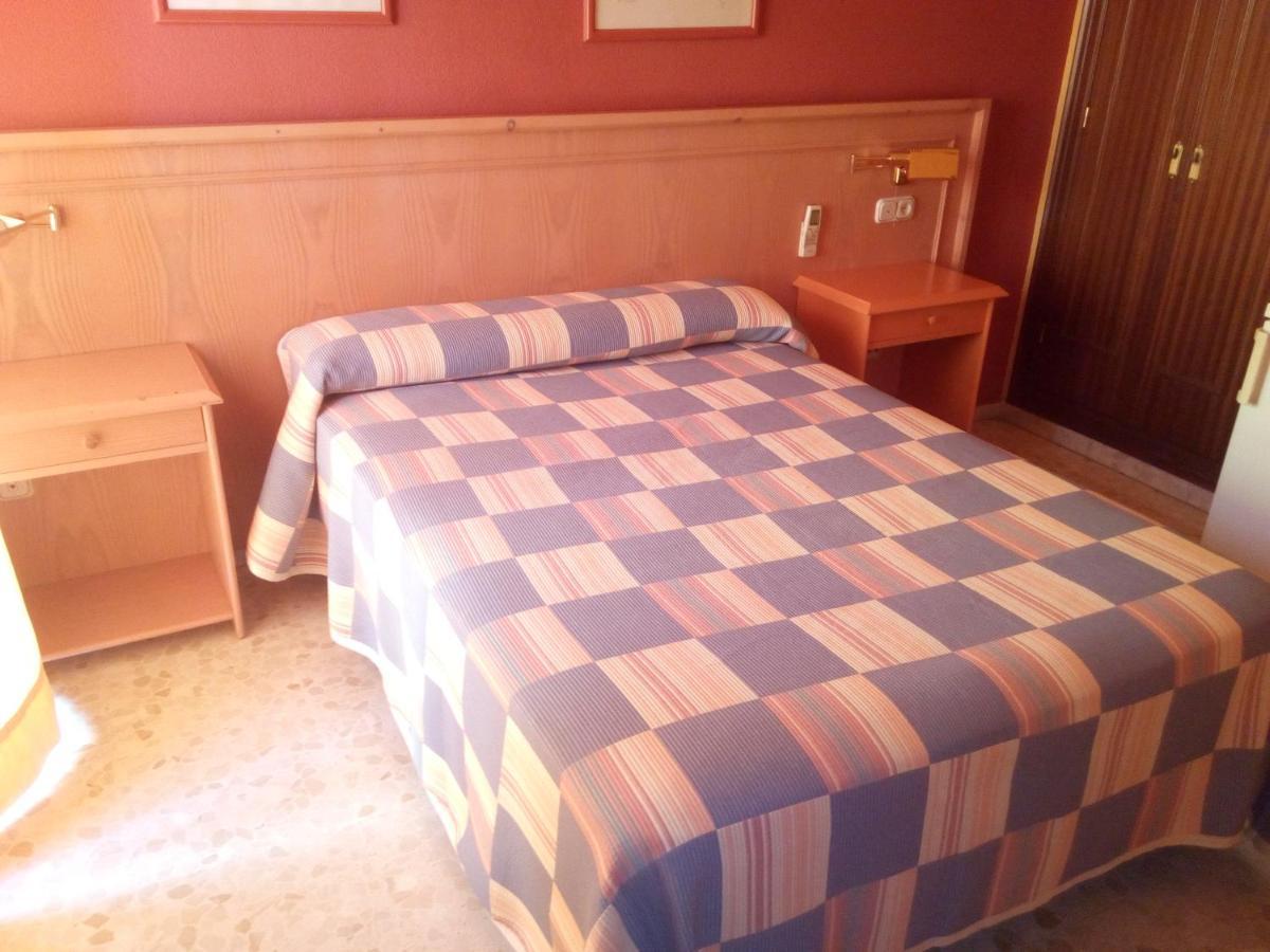 Hostal Carlos III エル・エヒド エクステリア 写真