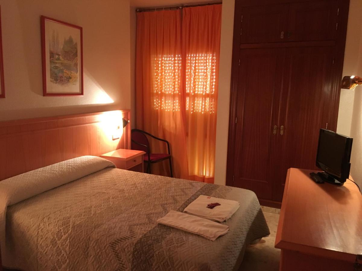 Hostal Carlos III エル・エヒド エクステリア 写真