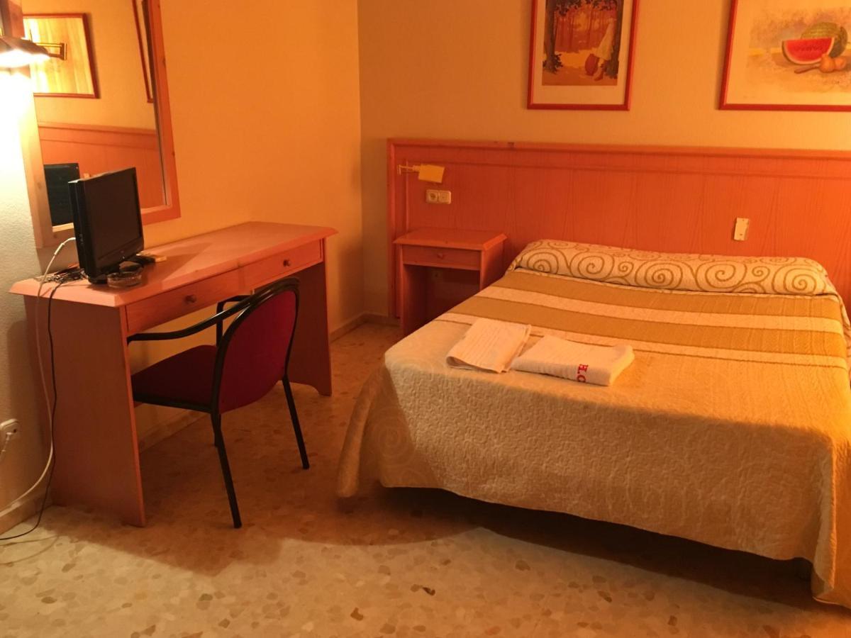 Hostal Carlos III エル・エヒド エクステリア 写真