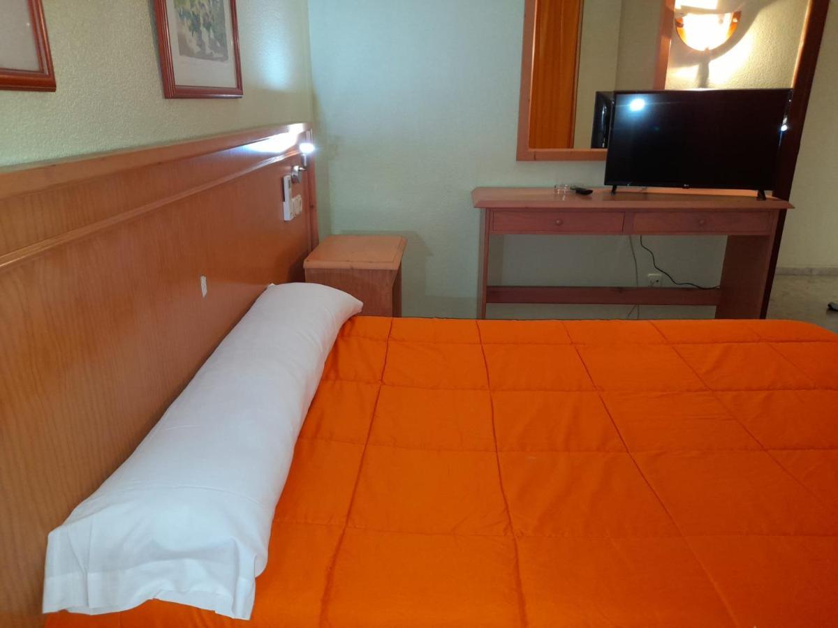 Hostal Carlos III エル・エヒド エクステリア 写真