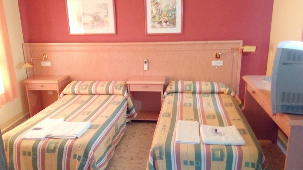 Hostal Carlos III エル・エヒド エクステリア 写真
